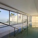 Luxurious Sea View Apartment In Marbella