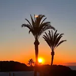 Luxurious Sea View Apartment In Marbella