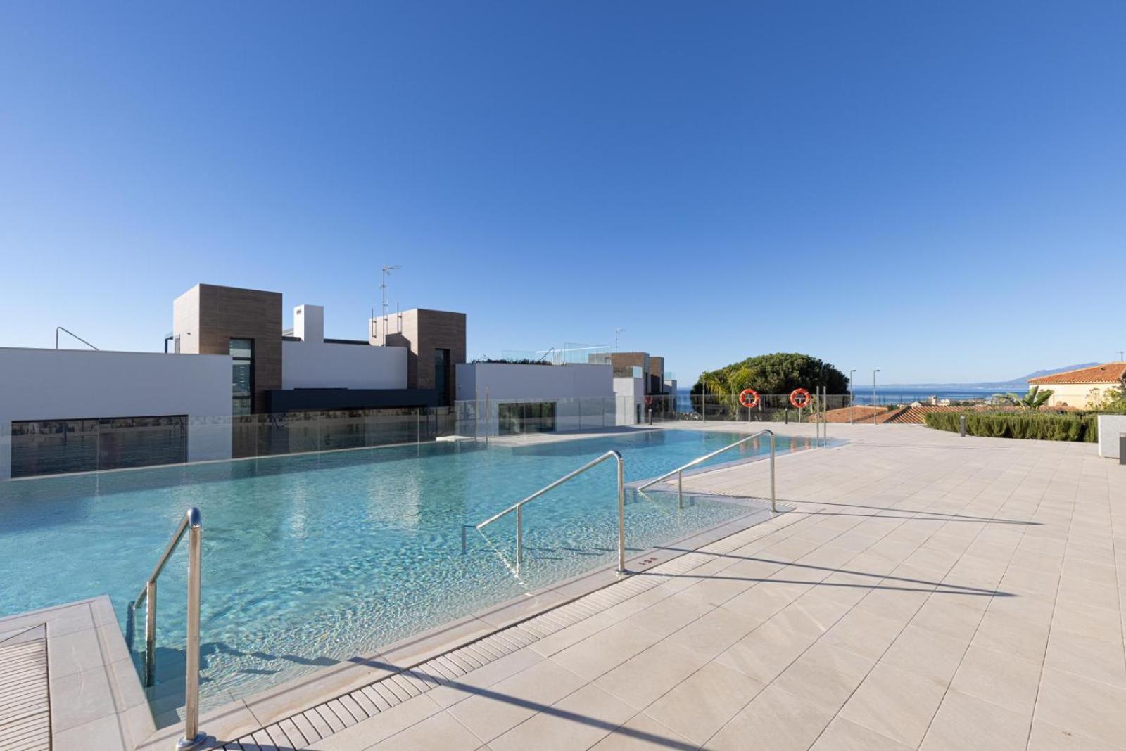 Apartment Luxurious Sea View In *