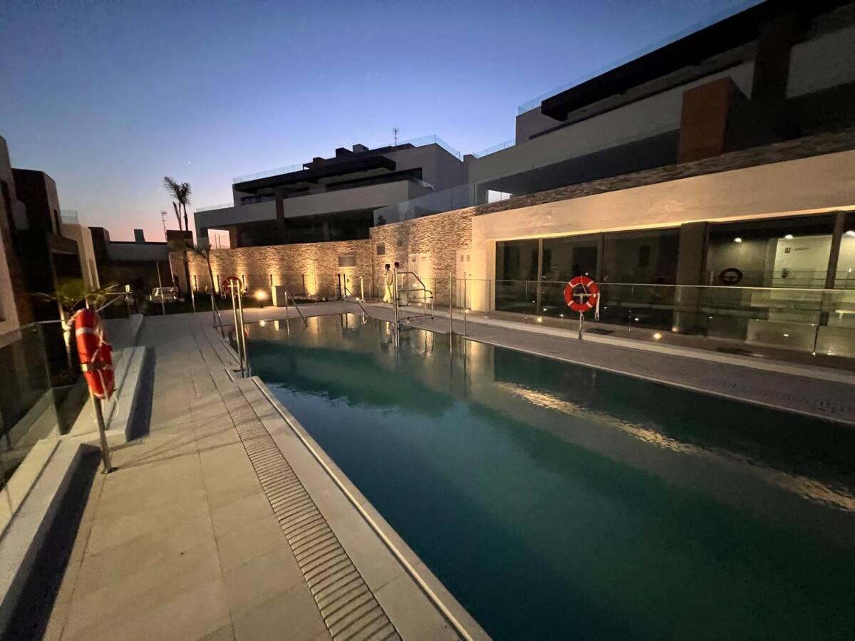 Apartment Luxurious Sea View In